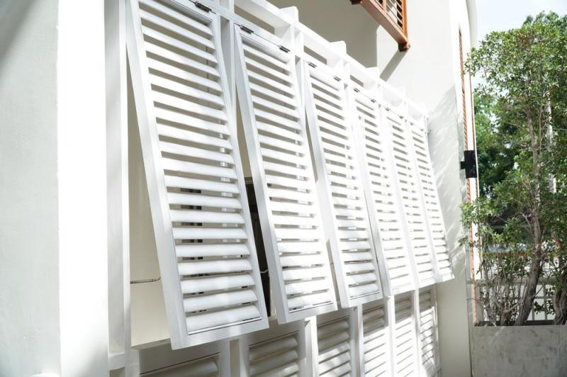 Pose de fen&ecirc;tres : guide complet pour une installation r&eacute;ussie